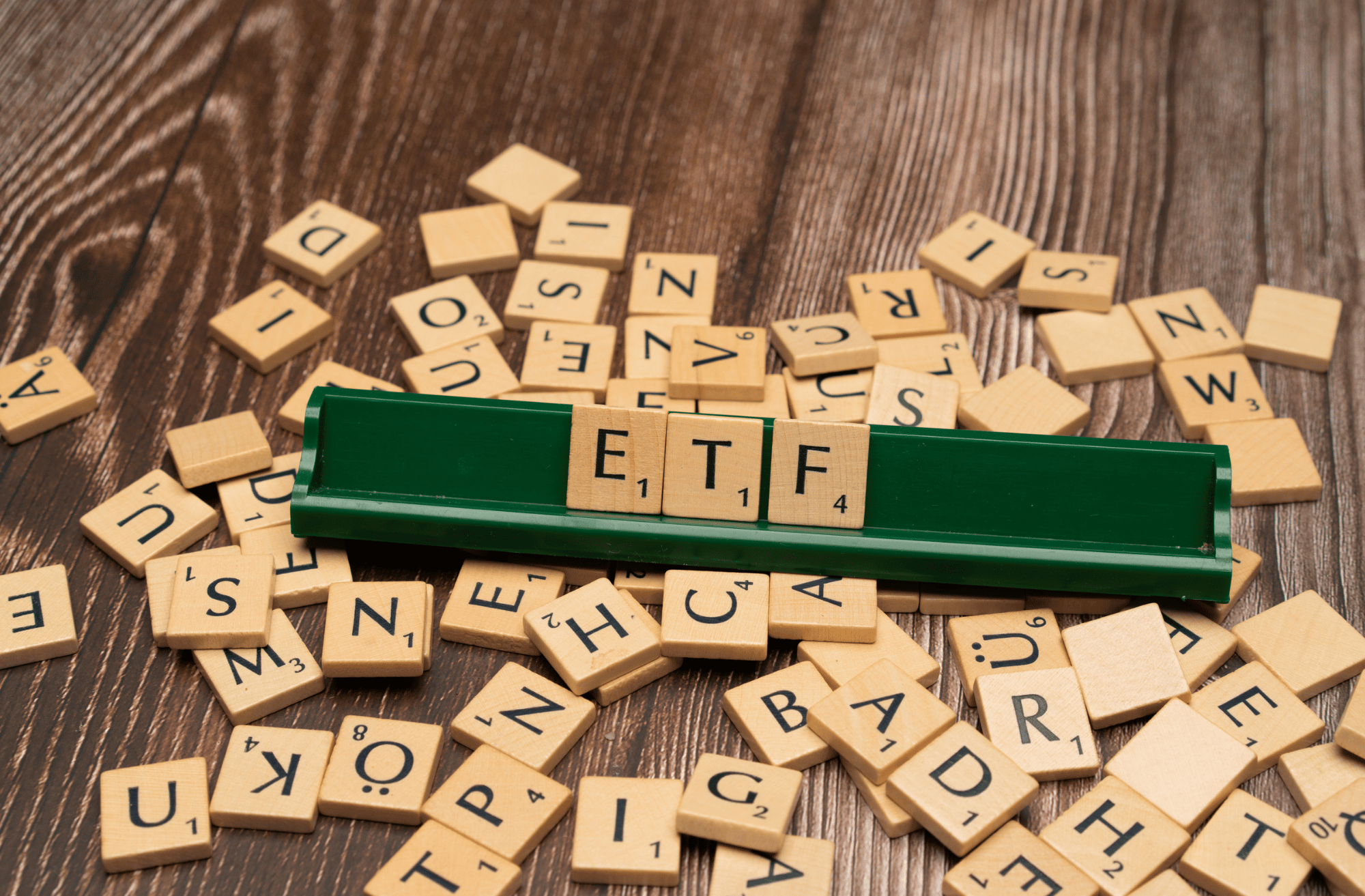 Aufbau finanzieller Unabhängigkeit durch Bildung, und ETF Sparpläne